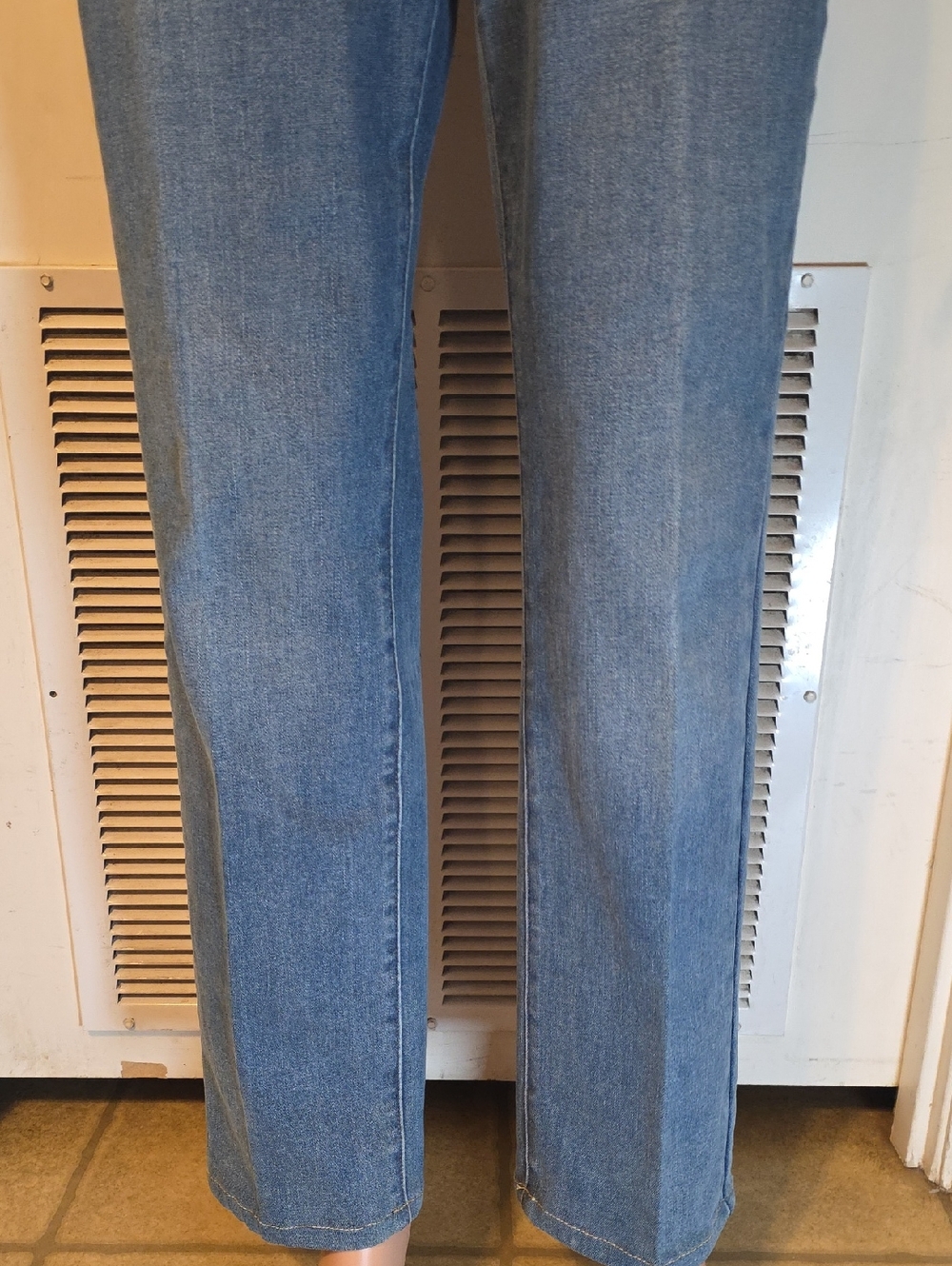 Levi’s 512 Rare Black Tab  Perfectly Slimming Jeans Women’s  W 30" L 30" - Picture 15 of 16